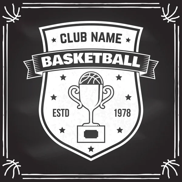 Basketballsportabzeichen. Vektorillustration. Konzept für Hemd, Stempel oder Tee. Vintage-Typografie-Design mit Pokal und Basketballsilhouette. — Stockvektor