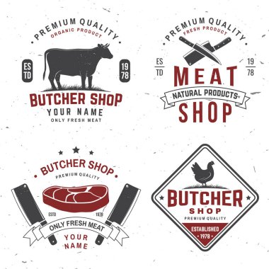 Kasap rozeti ya da etiketli inek, sığır eti, tavuk. Vektör. İnek ve tavuk siluetiyle klasik tipografi logosu tasarımı. Kasaplık, market, restoran işi..