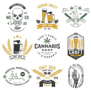 Tıbbi kenevir seti ve bira rozeti, kurukafa etiketi, iskelet el, marihuana içmek. Vektör çizimi. Esrar dükkanı, marihuana teslimatı, bar, bar