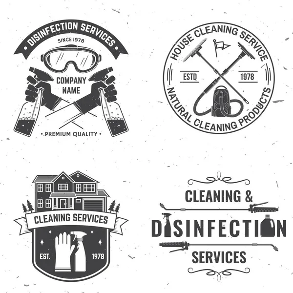 Set di servizi di disinfezione e pulizia badge, logo, emblema. Vettore Per disinfezione professionale e impresa di pulizia. Design tipografico vintage con disinfettanti e attrezzature per la pulizia — Vettoriale Stock