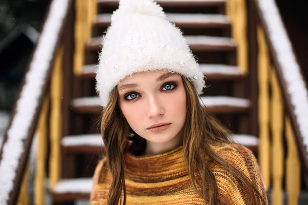 Junge Frau Porträt Winter Professionelles Modell Stilvoller Look Neues Jahr — Stockfoto