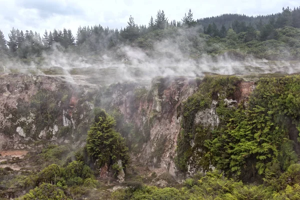 Кратеры Луны интересная геотермальная дорожка, T — стоковое фото