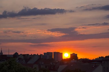Şehirde yaz akşamı, Potsdam-Babelsberg görüldü