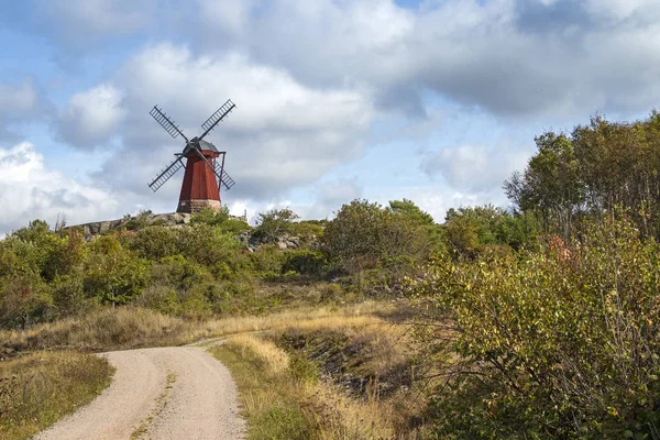 Mulino a vento tradizionale, Svezia — Foto Stock