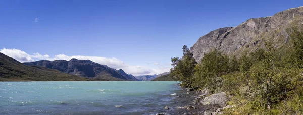 Vista sul lago di Gjende, Norvegia . — Foto Stock