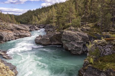 Şelale görünümü Ridderspranget, Norveç
