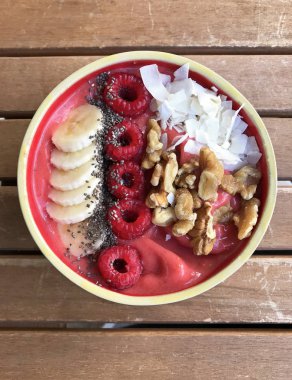 Sağlıklı kahvaltı, taze hazırlanmış Smoothie Bowl olduğunu. Ingred