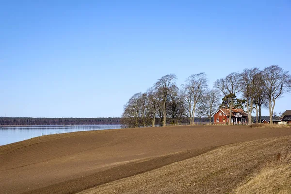 Hermoso paisaje en primavera alrededor del lago Hornborga, en —  Fotos de Stock