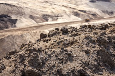 Cottbus, Brandenb yakınlarındaki aktif bir açık ocak linyit madeninin görünümü