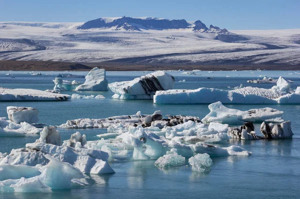 Vista Famosa Lagoa Glaciar Jokulsarlon Abaixo Vatnajokull Icebergs Flutuando Mar — Fotografia de Stock