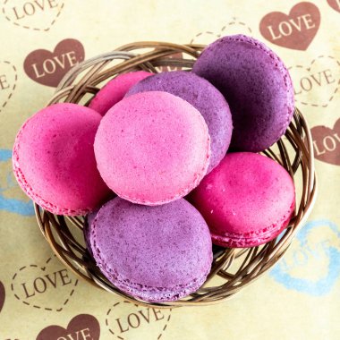 Macaroni, yumurta akı, şeker ve zemin Almo yapılmış Fransız pasta