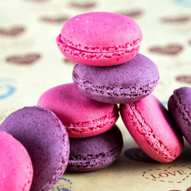 Macaroni, yumurta akı, şeker ve zemin Almo yapılmış Fransız pasta