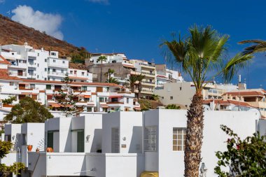 Otel geleneksel Kanarya mimarisi.