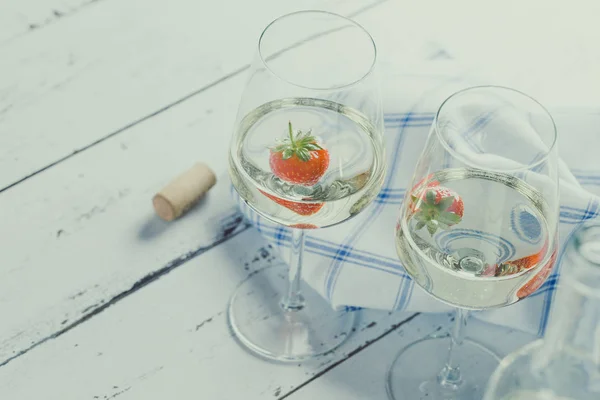 Two Wine Glasses White Wine Strawberry — Stock Photo, Image