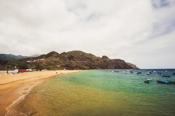 Meşhur Teresitas plajında Kanarya Adası Tenerife.