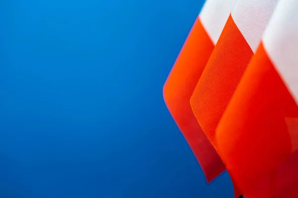 Σημαίες Της Πολωνίας Μπλε Φόντο Κενό Χώρο Για Κείμενό Σας — Φωτογραφία Αρχείου