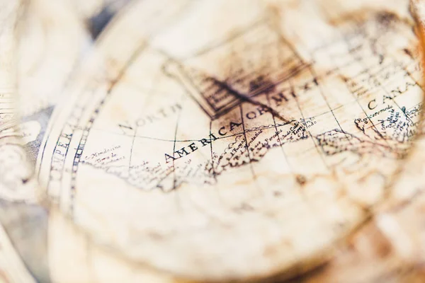 Visa Genom Förstoringsglas Gamla Karta Som Visar Amerika Word — Stockfoto