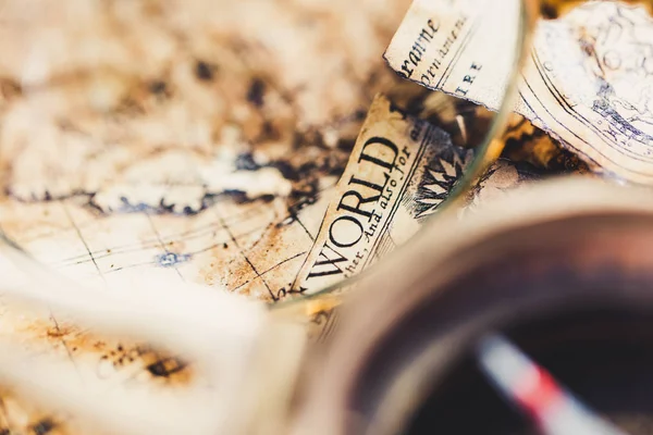 Visa Genom Förstoringsglas Gamla Karta Som Visar Världen Word — Stockfoto