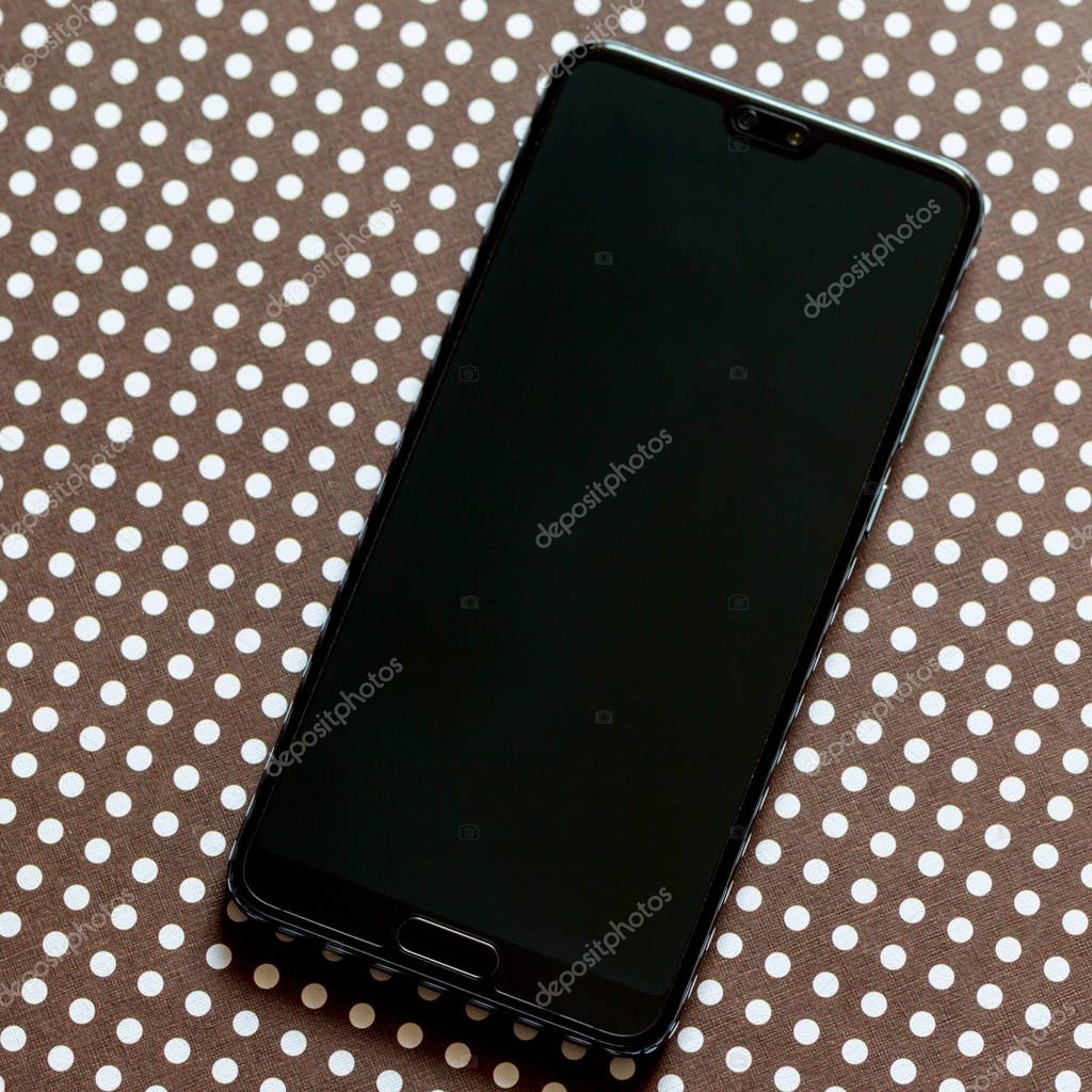 New design smartphone looks like Huawei P20 pro.
