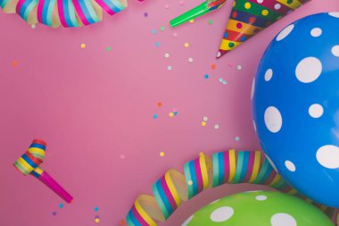 Eğlenceli renkli aksesuarlar, karnaval veya Doğum günü partisi.