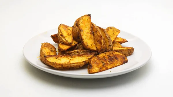 Запеченные Картофельные Клинья Белом Фоне Концепция Здорового Питания Веган — стоковое фото