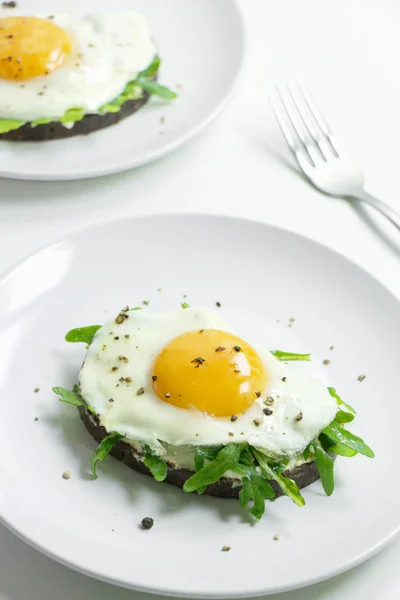 Open Faced Sandwiches Ricotta Arugula Fried Egg White Plate Healthy — Stock Photo, Image