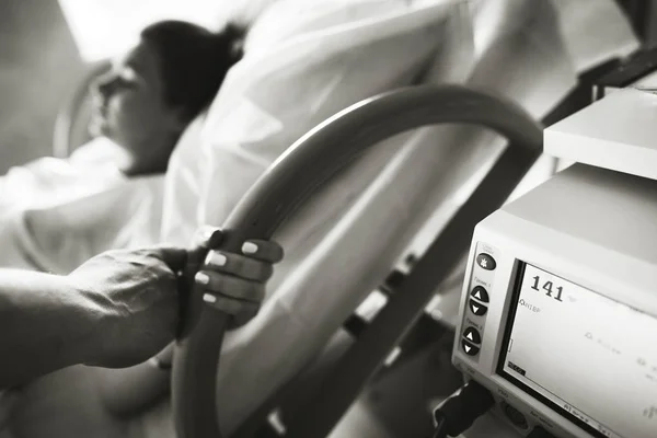 Husband Holds Hand His Pregnant Wife Hospital Shortly Birth Child — Stock Photo, Image