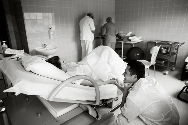 Husband Holds Hand His Pregnant Wife Hospital Shortly Birth Child — Stock Photo, Image