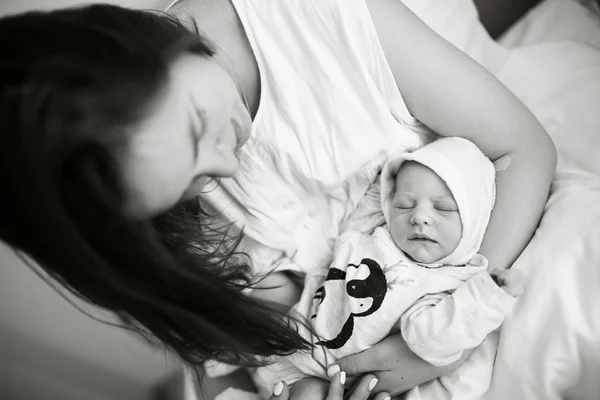 Mother Holding Her Little Newborn Baby Black White — Stock Photo, Image