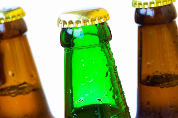 Flaschenhals Mit Deckel Wassertropfen Auf Dem Glas Weißer Hintergrund — Stockfoto