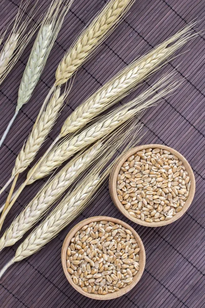 Wheat Grains Spikelets Wheat Brown Background Top View — Stock Photo, Image