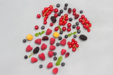 Böğürtlen, böğürtlen ve ahududu. Sağlıklı gıda kondisyonu. Düz yatıyordu. Boşluğu kopyala