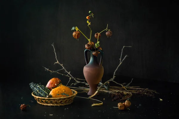 Осенний Натюрморт Цветами Овощами Коричневого Цвета — стоковое фото