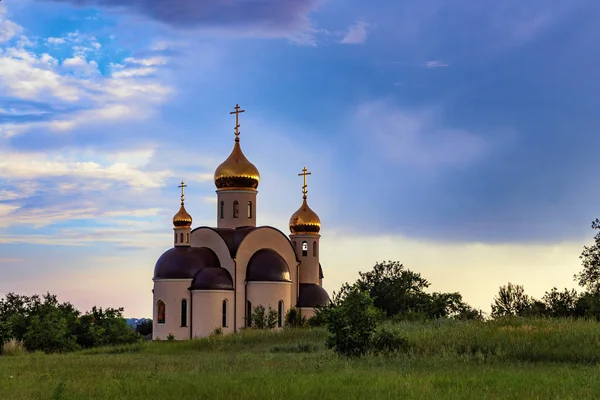   Yağmurdan sonra doğanın resmi