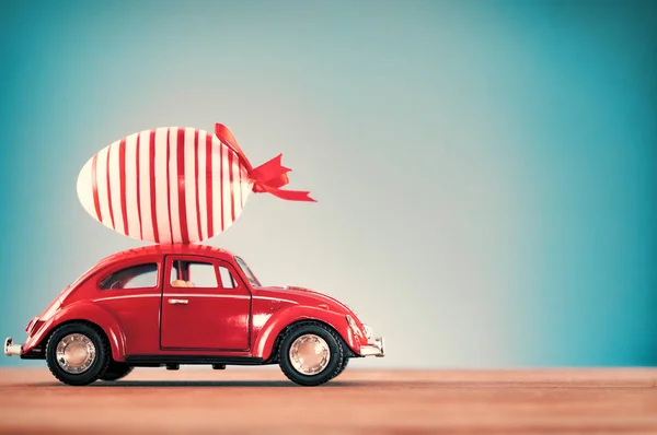 Red Car Easter Egg — Stock Photo, Image