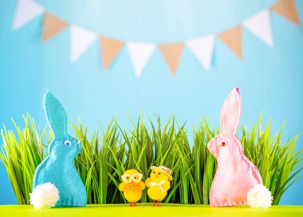 快乐的复活节背景与复活节兔子和小鸡 — 图库照片
