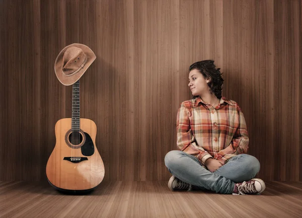 Teenager Wooden Rooml Looks Guitar Covered Cowboy Hat — Stock Photo, Image