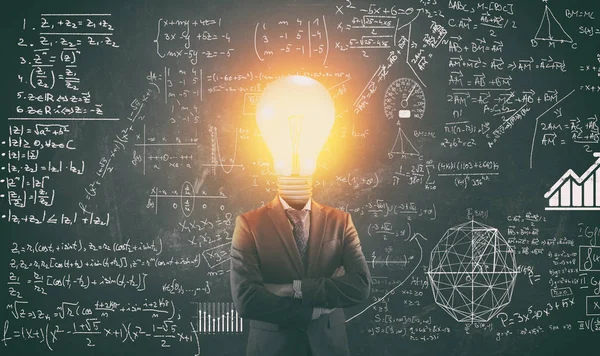 Лампа голова вирішення математичної проблеми — стокове фото