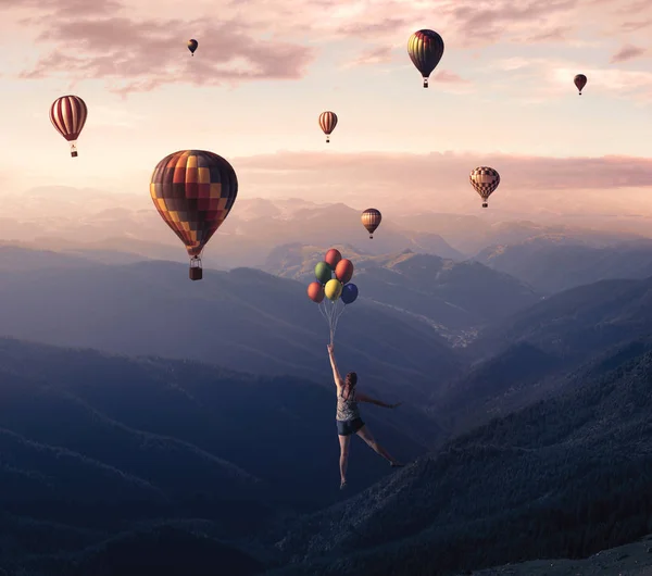 Volare con grandi palloncini — Foto Stock