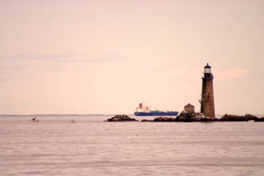New England'ın en eski deniz feneri Boston Harbor deniz feneri olduğunu.