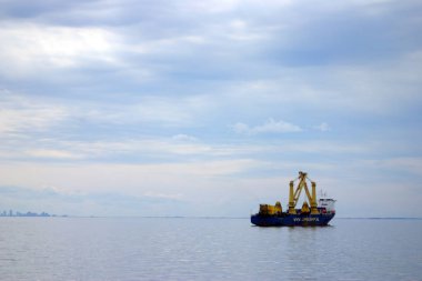 durgun su Boston Liman yakınındaki yelken kargo gemisi