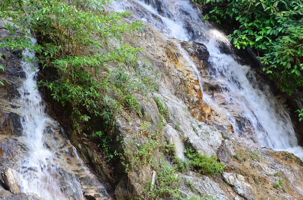 Cachoeira Uma Selva Tropical Malaia — Fotografia de Stock