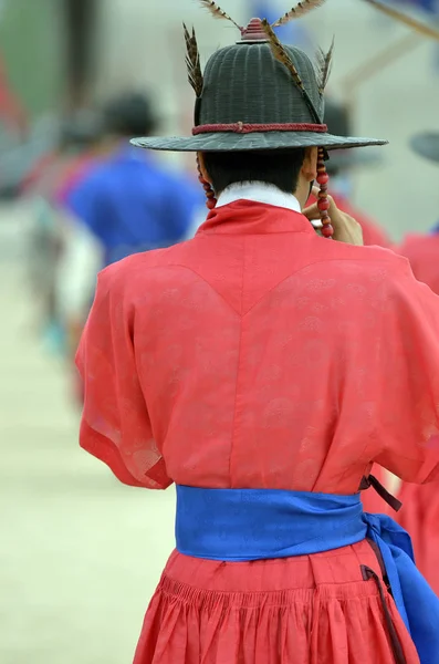 Fila Guardas Armados Uniformes Soldados Tradicionais Antigos Antiga Residência Real — Fotografia de Stock