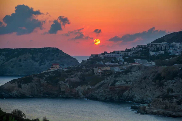 Východ Slunce Obci Aja Pelagia Ostrově Kréty Řecko Červené Barvy — Stock fotografie