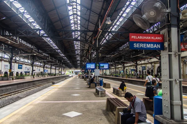 吉隆坡 Malausia 2014 吉隆坡老火车站的铁轨和站台 马来西亚 — 图库照片