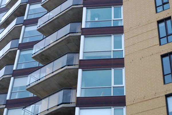 Современный жилой дом квартира квартира балкон полный кадр — стоковое фото