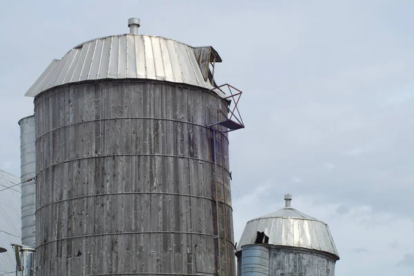 Wood silo farm agrigulture farming country sky — Stock Photo, Image