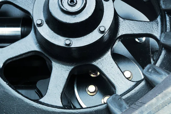 Getriebe Getriebemechaniker treibt Industriemotor an — Stockfoto