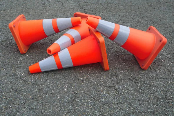 Under construction orange traffic cones asphalt road web site — Stock Photo, Image