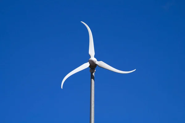 Eolisk el vindkraft förnybar energi alernative — Stockfoto